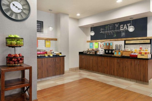 Hampton Inn Tracy - image 8
