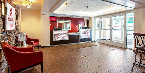Seasons Inn Traverse City - image 11