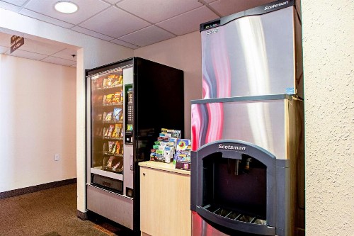 Seasons Inn Traverse City - image 13