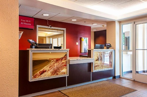 Seasons Inn Traverse City - image 17