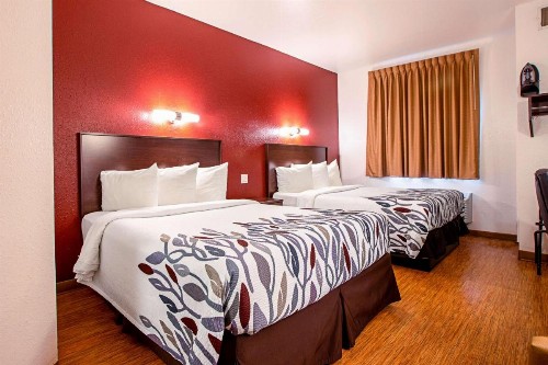 Seasons Inn Traverse City - image 19