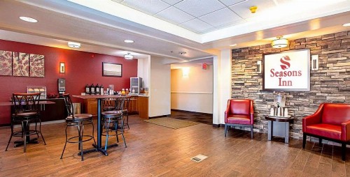 Seasons Inn Traverse City - image 5