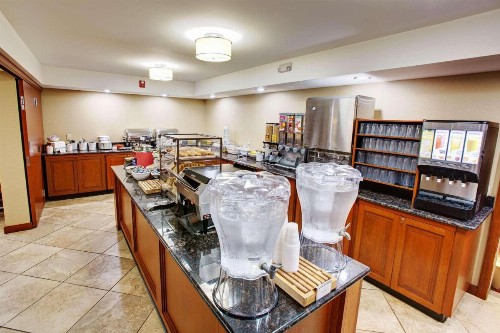 Country Inn & Suites by Radisson Traverse City MI - image 17
