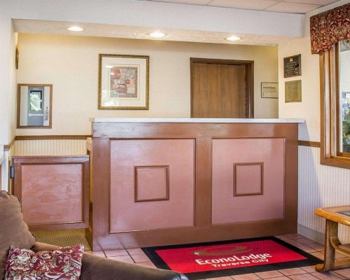 Econo Lodge Traverse City - image 16
