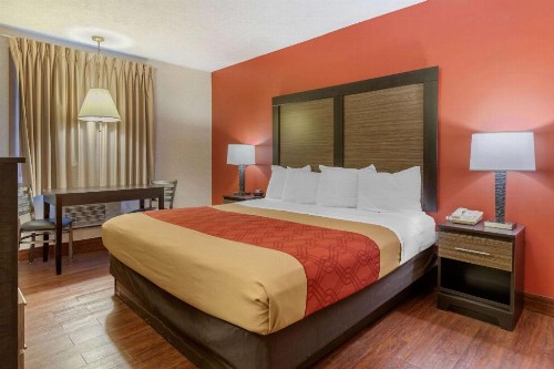 Econo Lodge Traverse City - image 30