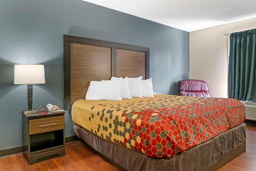 Econo Lodge Traverse City - image 31