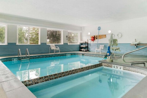Econo Lodge Traverse City - image 6