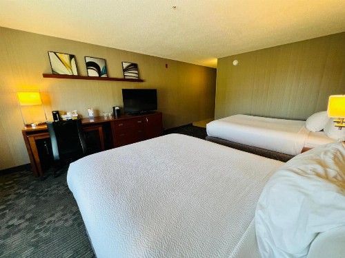 Courtyard by Marriott Traverse City - image 2