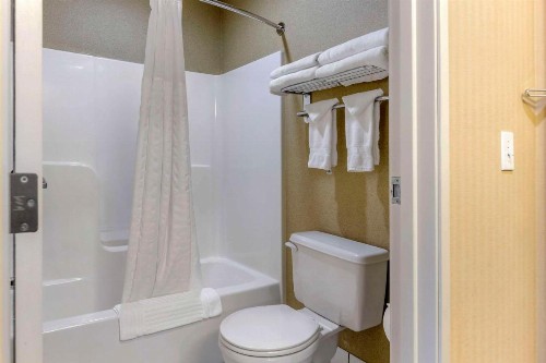 Comfort Inn Traverse City - image 13