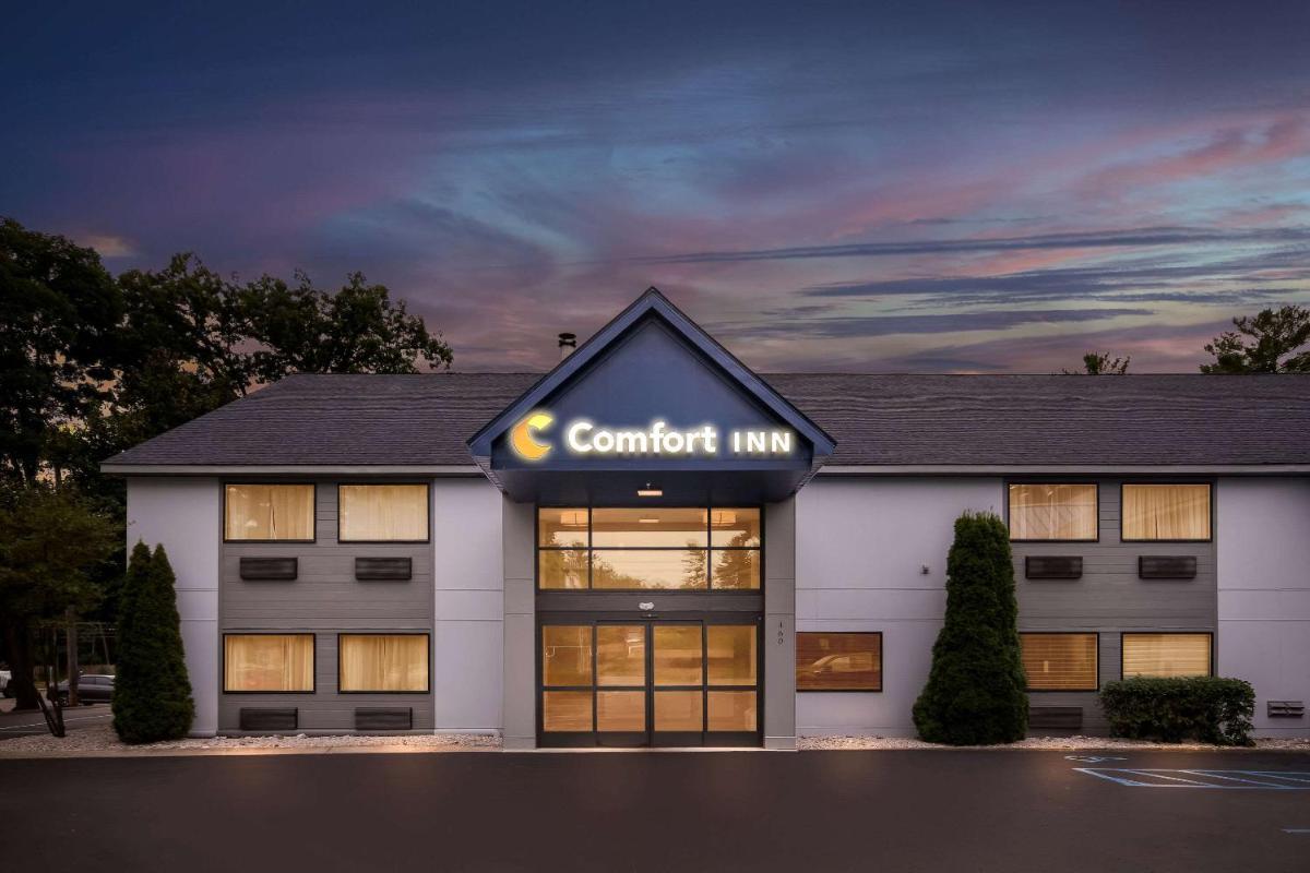 Comfort Inn Traverse City - image 2