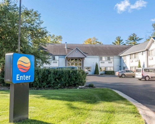 Comfort Inn Traverse City - image 21