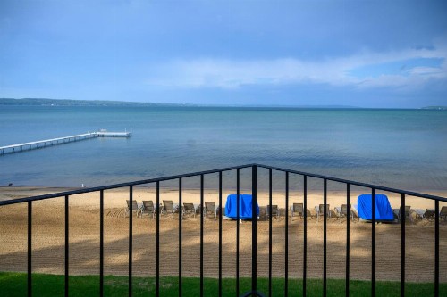 Pointes North Beachfront Resort Hotel - image 10