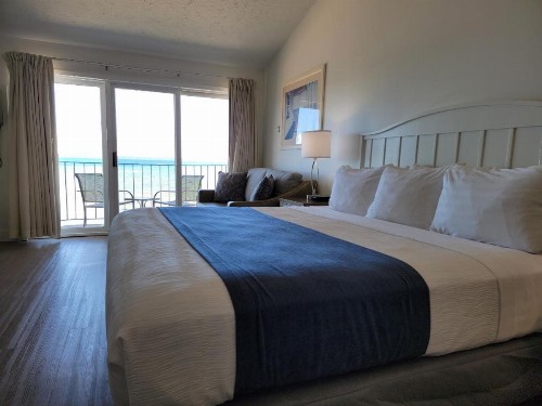 Pointes North Beachfront Resort Hotel - image 23