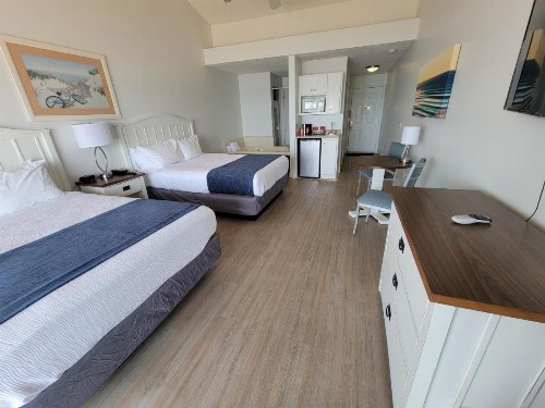 Pointes North Beachfront Resort Hotel - image 27