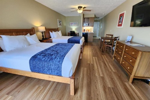 Pointes North Beachfront Resort Hotel - image 33