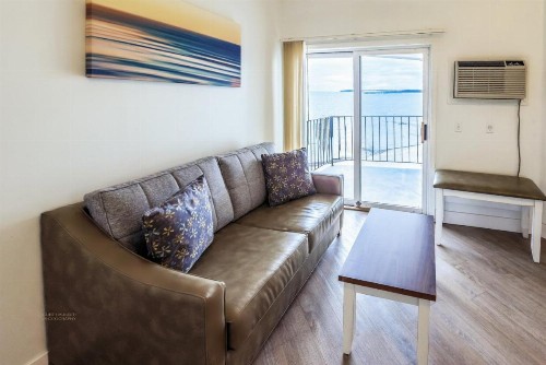 Pointes North Beachfront Resort Hotel - image 4