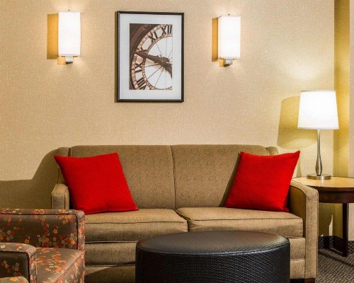 Cambria Hotel Traverse City - image 10