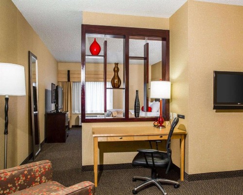 Cambria Hotel Traverse City - image 15