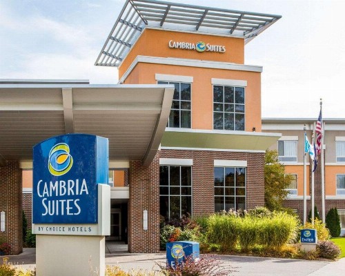 Cambria Hotel Traverse City - image 2