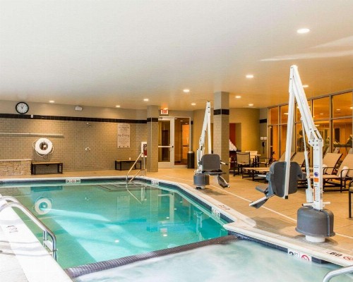 Cambria Hotel Traverse City - image 22