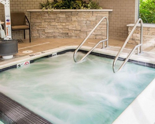 Cambria Hotel Traverse City - image 23