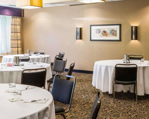 Cambria Hotel Traverse City - image 30