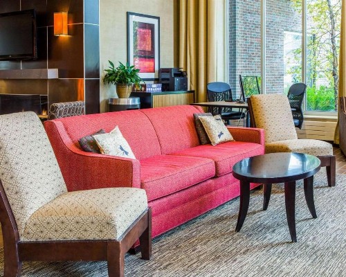 Cambria Hotel Traverse City - image 4