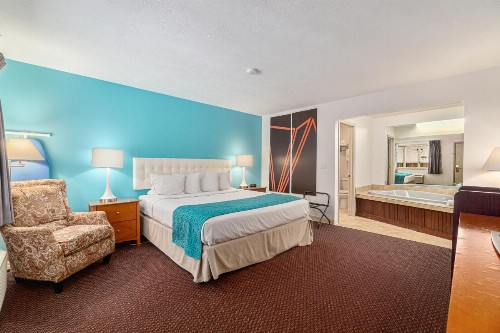 Howard Johnson by Wyndham Traverse City - image 26