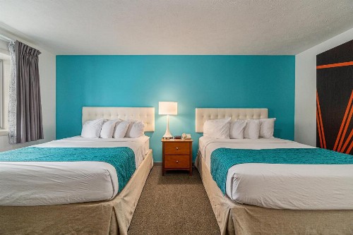 Howard Johnson by Wyndham Traverse City - image 38