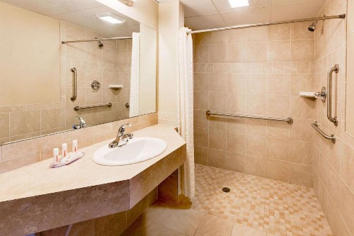 Knights Inn Traverse City - image 28