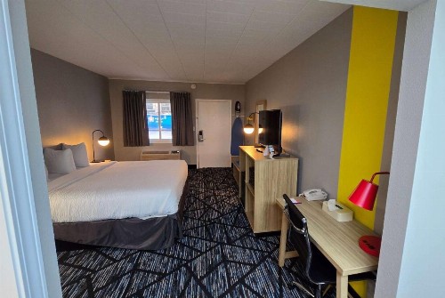 Knights Inn Traverse City - image 32