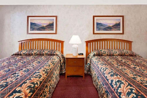 Knights Inn Traverse City - image 35