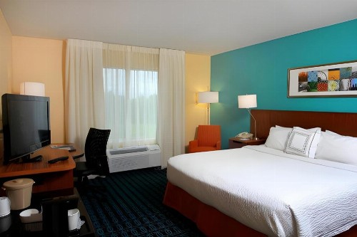 Fairfield Inn & Suites Traverse City - image 1