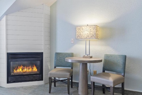Cherry Tree Inn and Suites - image 28
