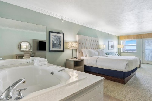 Cherry Tree Inn and Suites - image 29