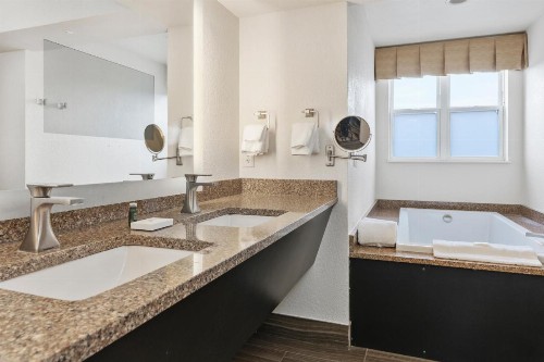Cherry Tree Inn and Suites - image 31