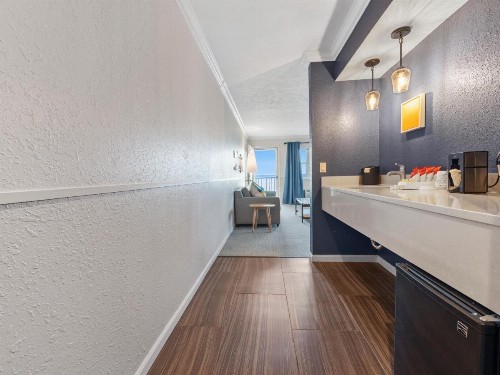 Cherry Tree Inn and Suites - image 38