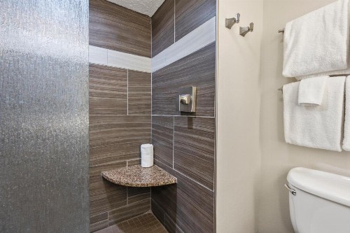 Cherry Tree Inn and Suites - image 43