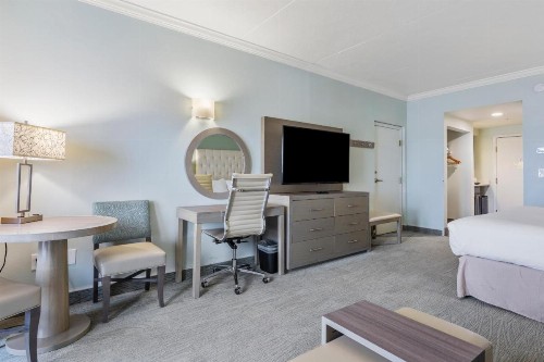 Cherry Tree Inn and Suites - image 45