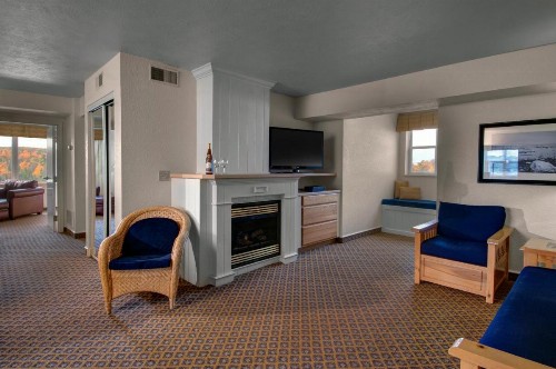Cherry Tree Inn and Suites - image 5