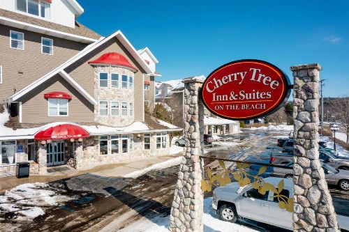 Cherry Tree Inn and Suites - image 8