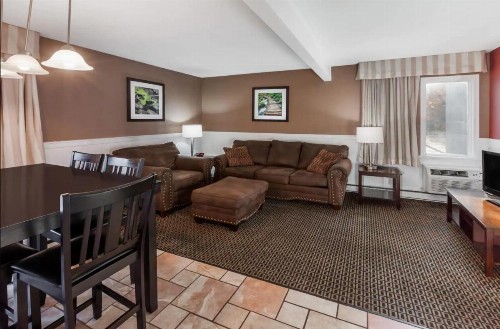 Travelodge by Wyndham Traverse City MI - image 23