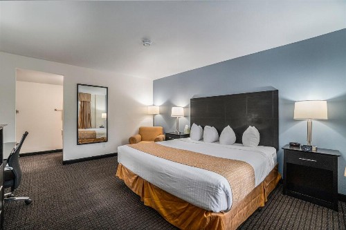 Travelodge by Wyndham Traverse City MI - image 25
