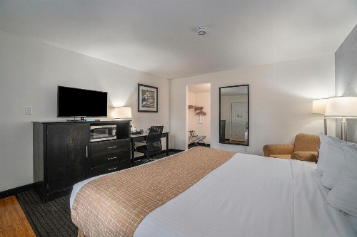 Travelodge by Wyndham Traverse City MI - image 26