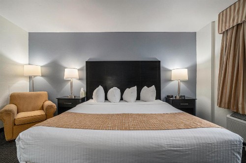 Travelodge by Wyndham Traverse City MI - image 28
