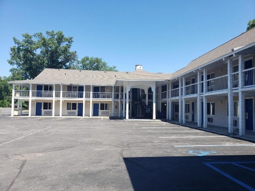 Travelodge by Wyndham Traverse City MI - image 4
