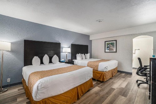 Travelodge by Wyndham Traverse City MI - image 41