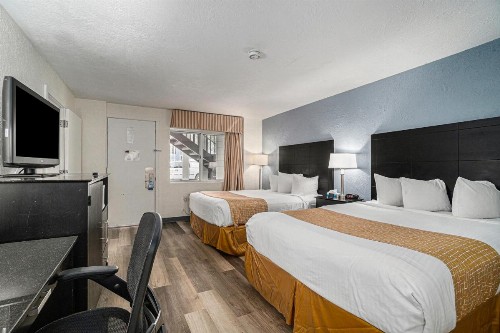 Travelodge by Wyndham Traverse City MI - image 42