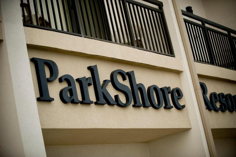 Parkshore Resort - image 2