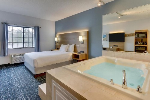 Parkshore Resort - image 20